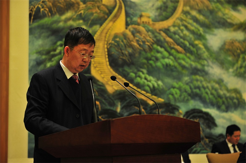 集團(tuán)副董事長、遠(yuǎn)興公司總經(jīng)理梁潤彪通報(bào)2013年度考核結(jié)果