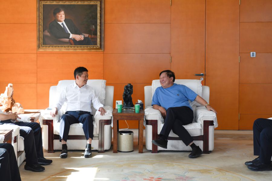 博源集團(tuán)董事局主席戴連榮會(huì)見中化二建集團(tuán)黨委書記、董事長徐萬明