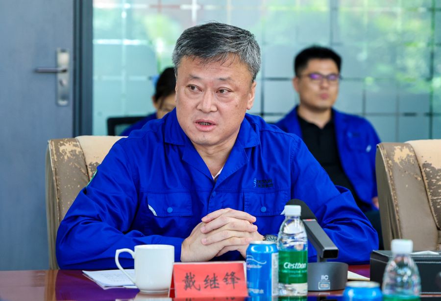 博源集團總裁戴繼鋒到博源銀根礦業(yè)公司調(diào)研