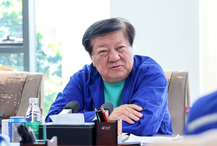 博源集團董事局主席戴連榮到博源銀根礦業(yè)公司調研